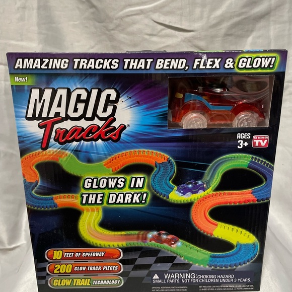 New As Seen On TV Magic Tracks Glow Set - Picture 1 of 11
